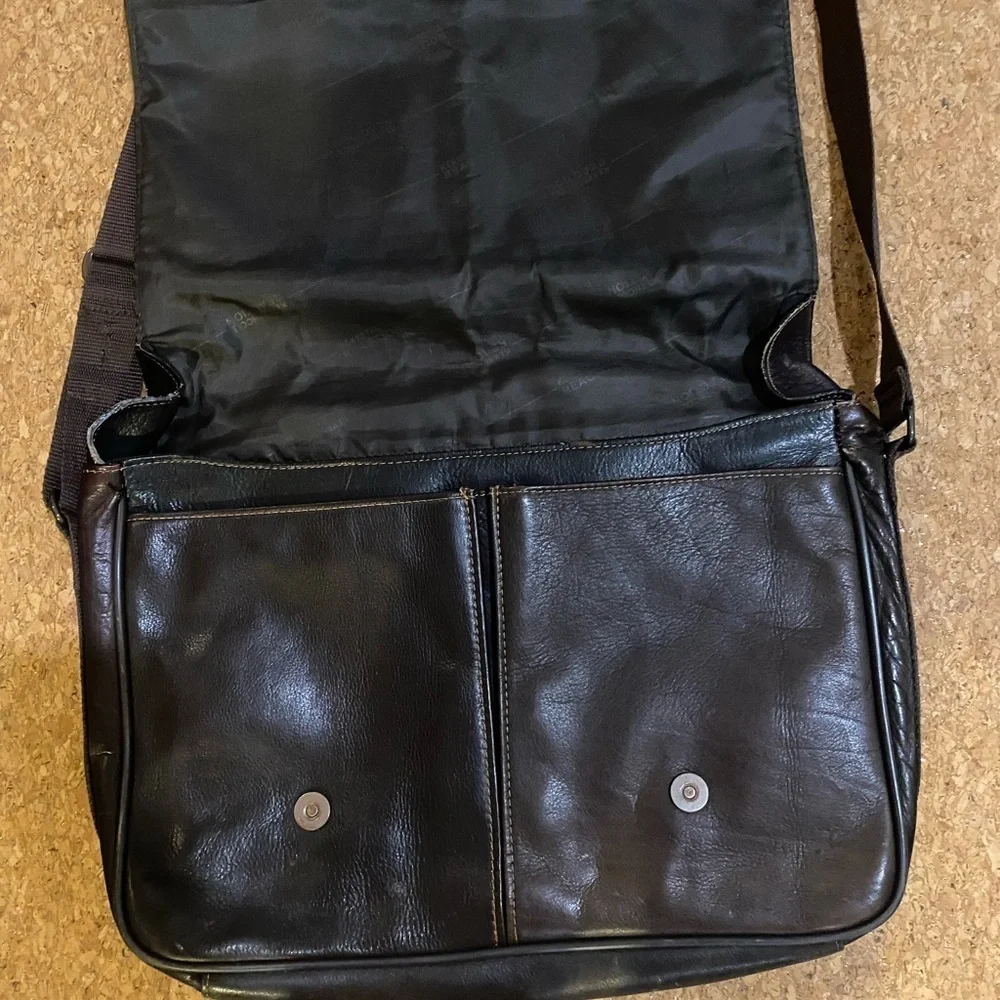 Kenneth Cole Reaction messenger crossbody bag cognac leather